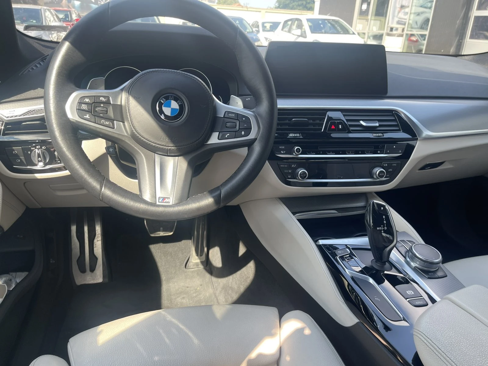 BMW 530 M-pack - X-drive - Head UP - Keyless - Harman, снимка 3 - Автомобили и джипове - 55157025