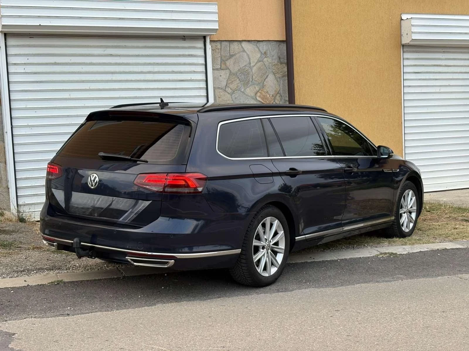 VW Passat Vw passat B8 2.0TDI/R line style/ACC/МАСАЖ/DSG, снимка 7 - Автомобили и джипове - 55333276