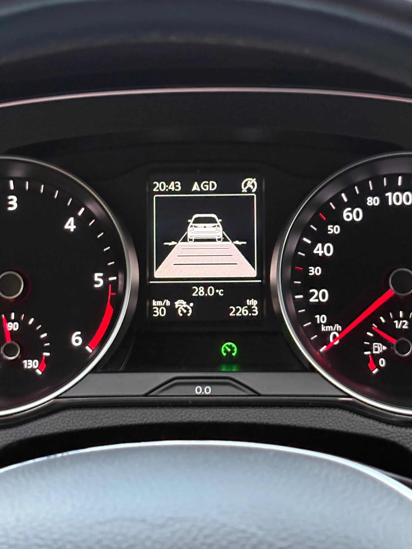 VW Passat Vw passat B8 2.0TDI/R line style/ACC/МАСАЖ/DSG, снимка 11 - Автомобили и джипове - 55333276