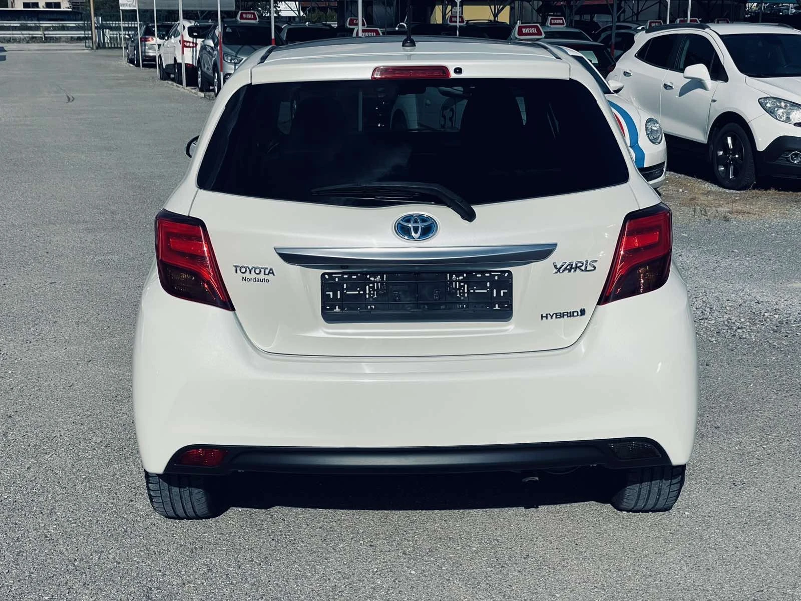 Toyota Yaris 1.5 HYBRID, снимка 5 - Автомобили и джипове - 55345411