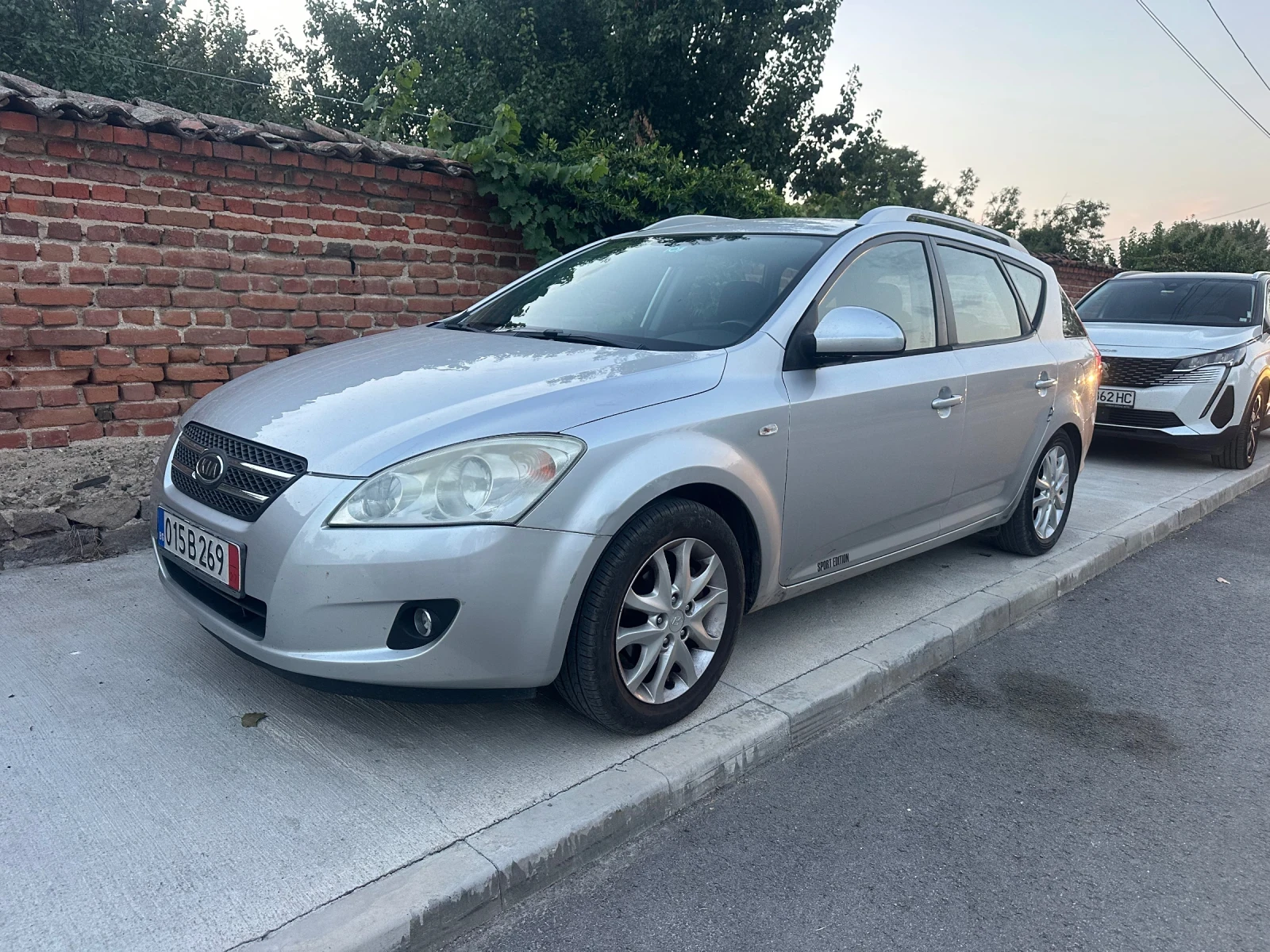 Kia Ceed 1.6-ГАЗОВ ИНЖ-КЛИМАТРОНИК