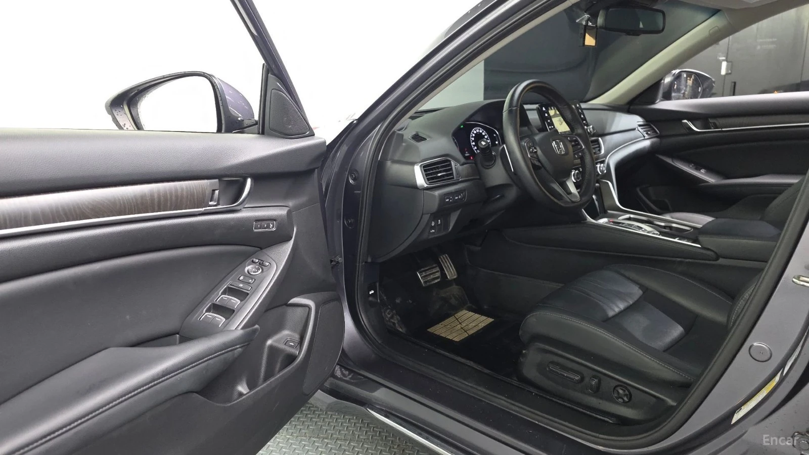 Honda Accord 2.0 TURBO SPORT - DISTRONIC - HUD - ПОДГРЕВИ , снимка 10 - Автомобили и джипове - 56102613