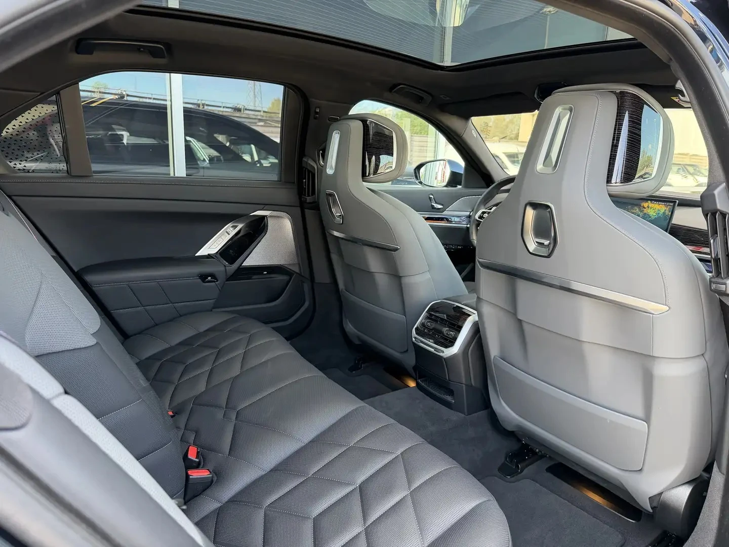 BMW 740 d xDrive M Sport Paket, снимка 12 - Автомобили и джипове - 56199016