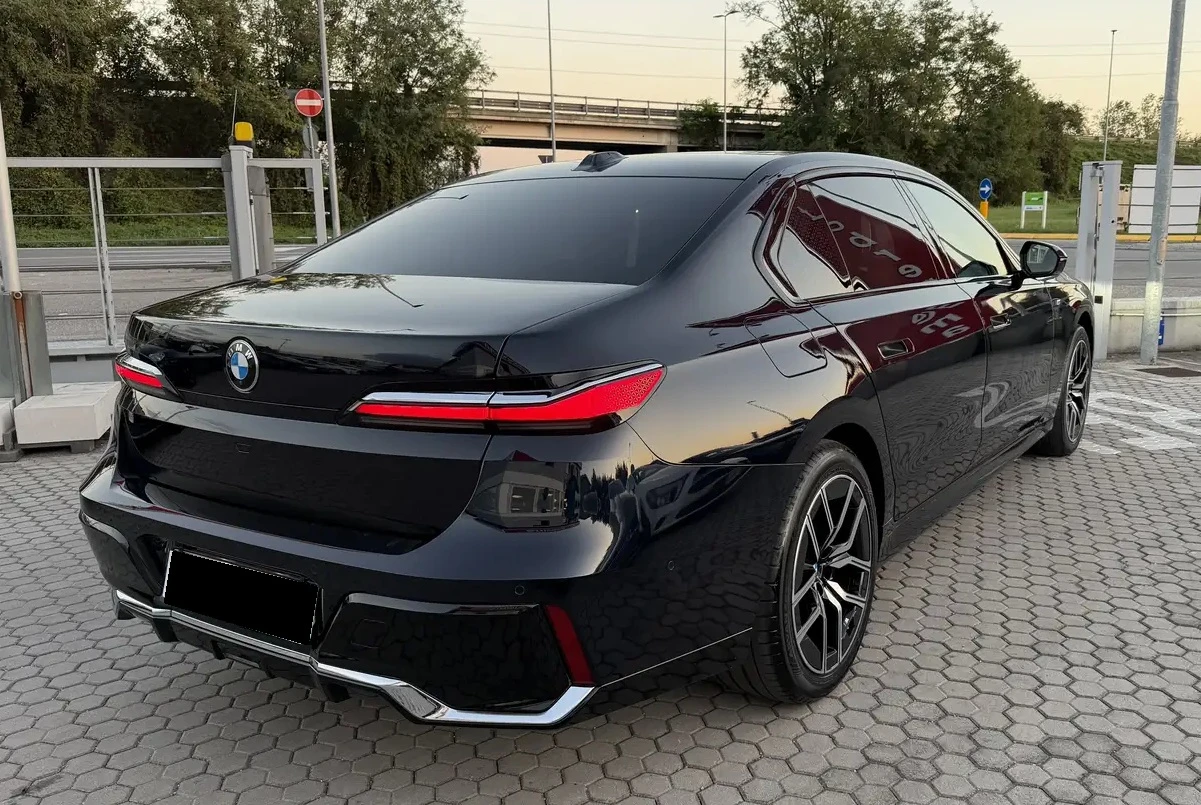BMW 740 d xDrive M Sport Paket, снимка 4 - Автомобили и джипове - 56199016