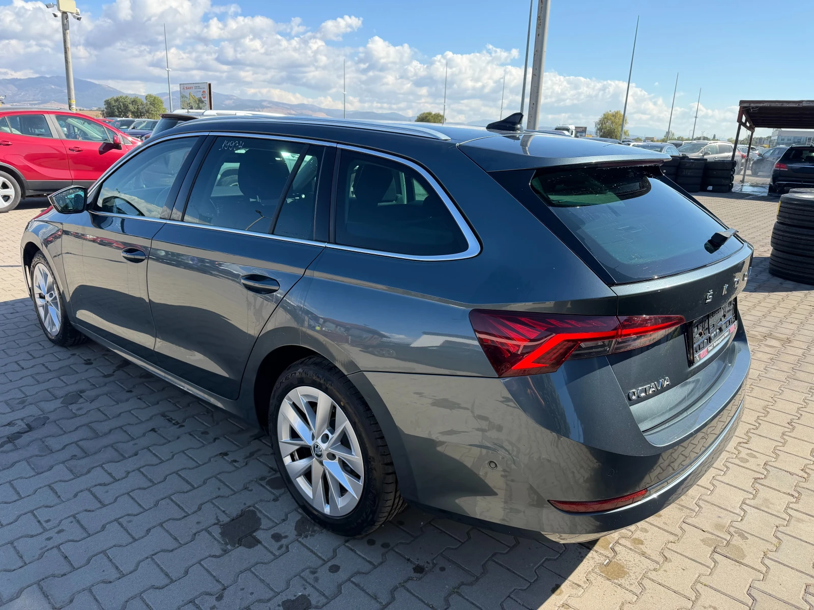 Skoda Octavia 2.0TDI AVTOMAT/NAVI/KAMERA EURO 6, снимка 8 - Автомобили и джипове - 56213275