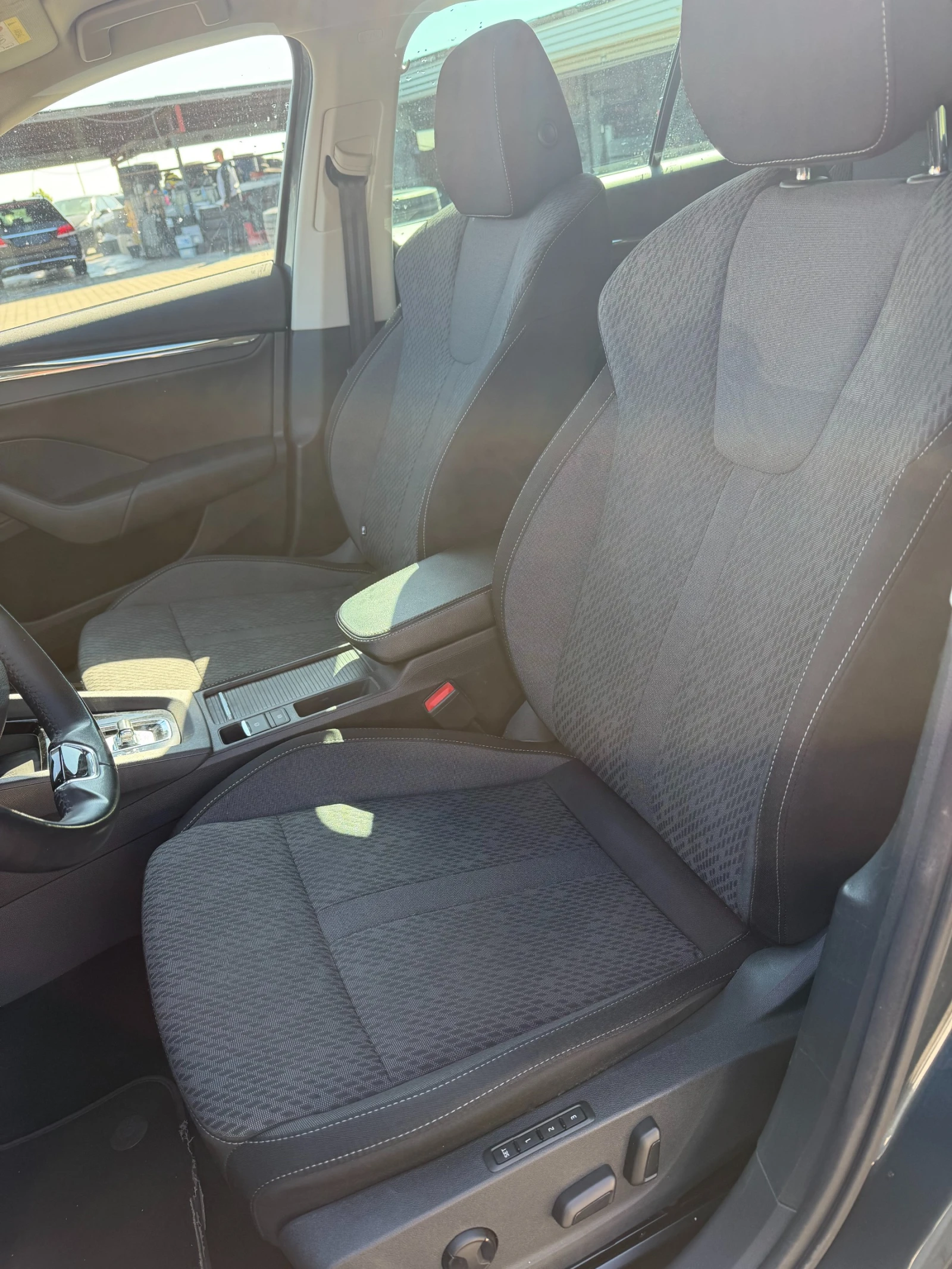 Skoda Octavia 2.0TDI AVTOMAT/NAVI/KAMERA EURO 6, снимка 12 - Автомобили и джипове - 56213275