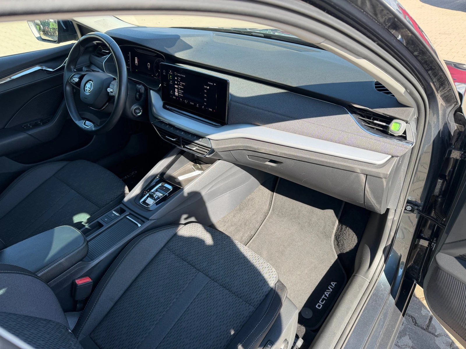 Skoda Octavia 2.0TDI AVTOMAT/NAVI/KAMERA EURO 6, снимка 11 - Автомобили и джипове - 56213275