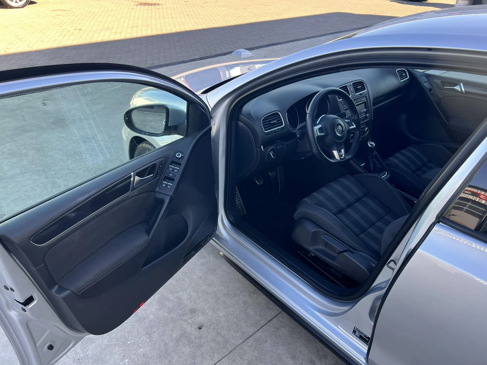 VW Golf 2.0GTD, снимка 7 - Автомобили и джипове - 56630029