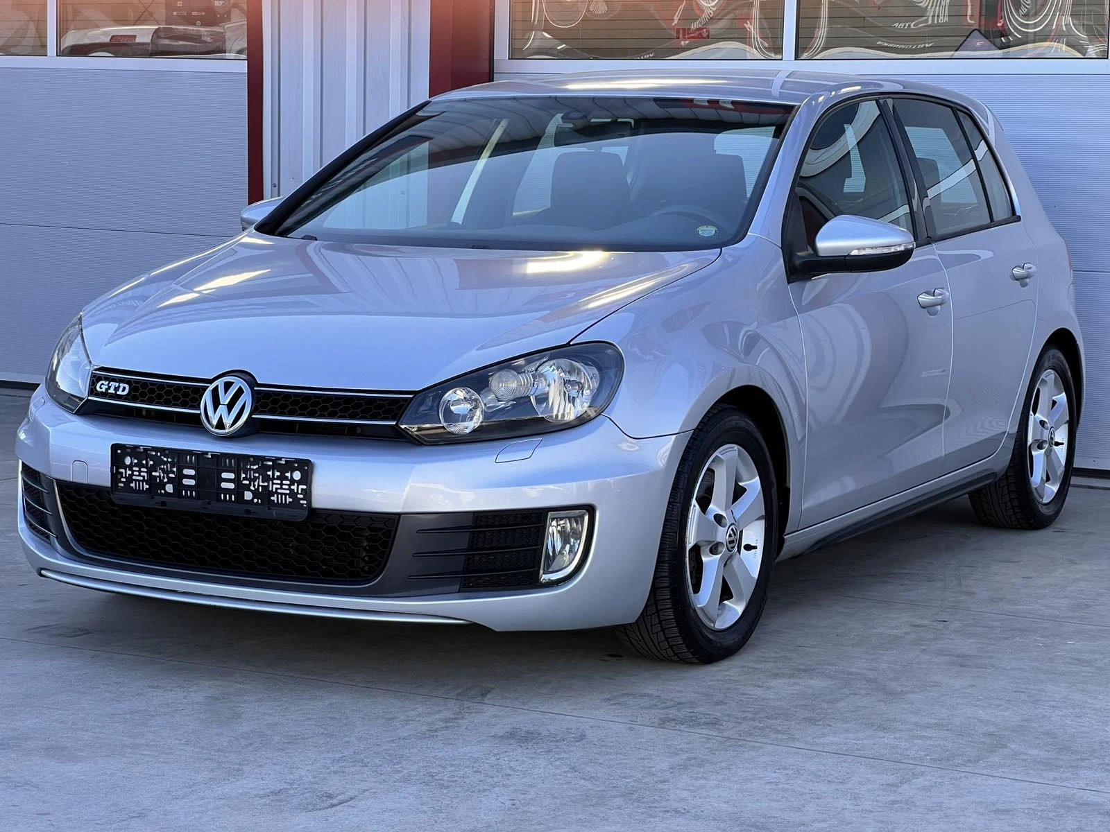 VW Golf 2.0GTD, снимка 2 - Автомобили и джипове - 56630029