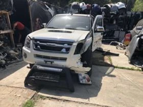 Isuzu D-max 3.0 d на части, снимка 5