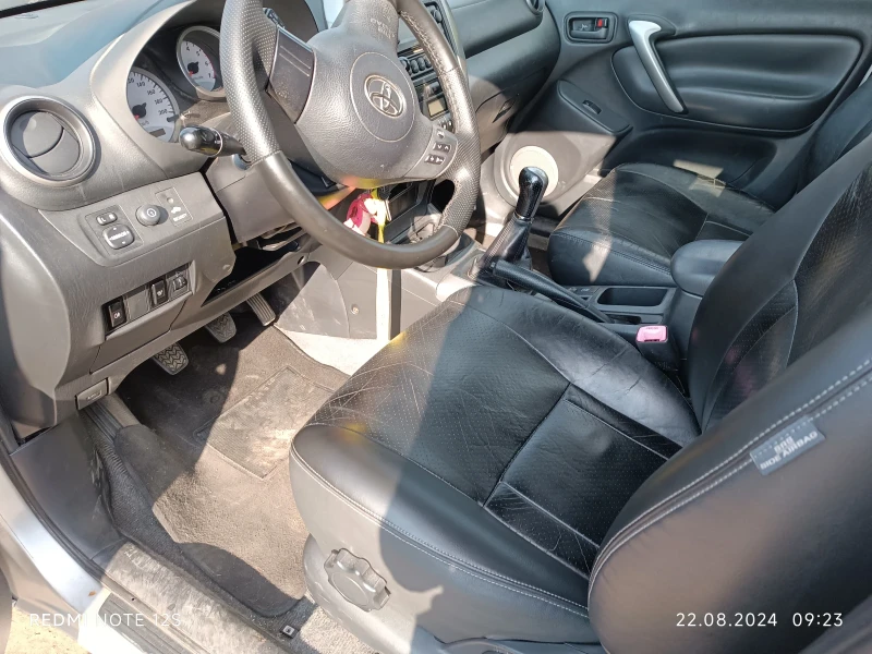 Toyota Rav4, снимка 3 - Автомобили и джипове - 47677534