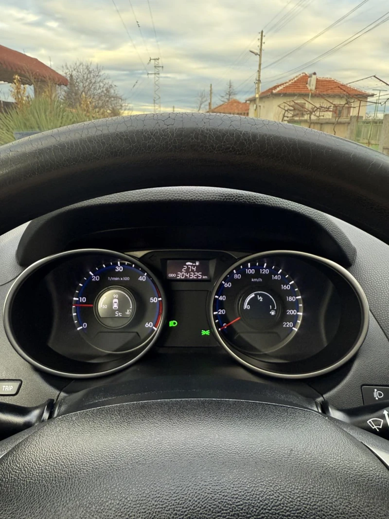 Hyundai IX35 2.0 CRDI, снимка 12 - Автомобили и джипове - 48549036