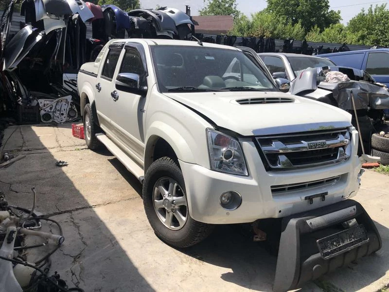 Isuzu D-max 3.0 d на части - изображение 4