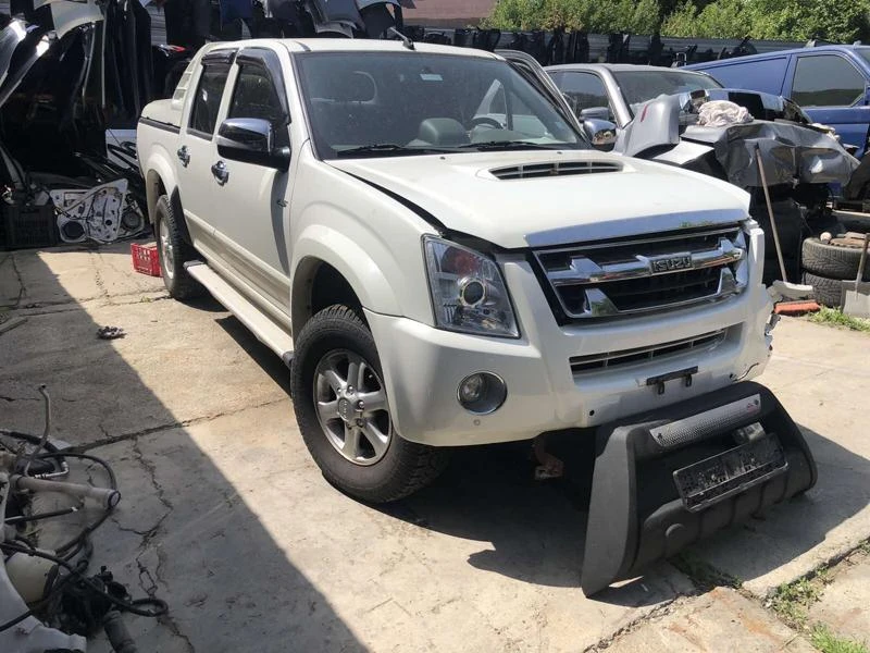 Isuzu D-max 3.0 d на части - [1] 