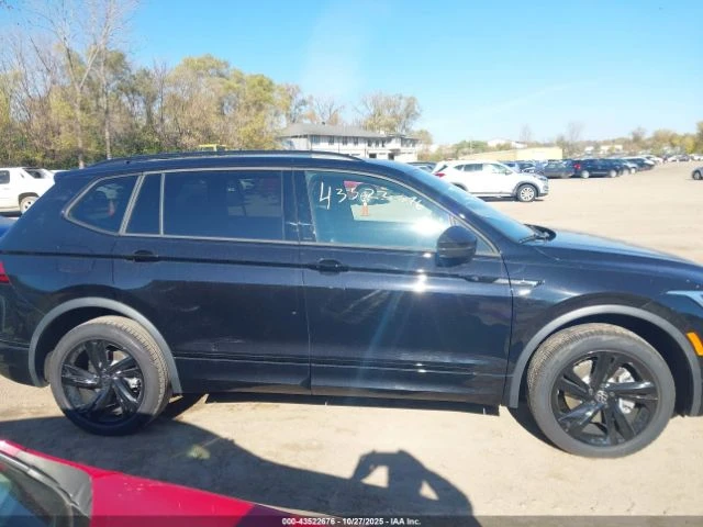 VW Tiguan  SE R-LINE BLACK/АВТОФИНАНСИРАНЕ ОТ 626 ЛВ , снимка 13 - Автомобили и джипове - 53110351