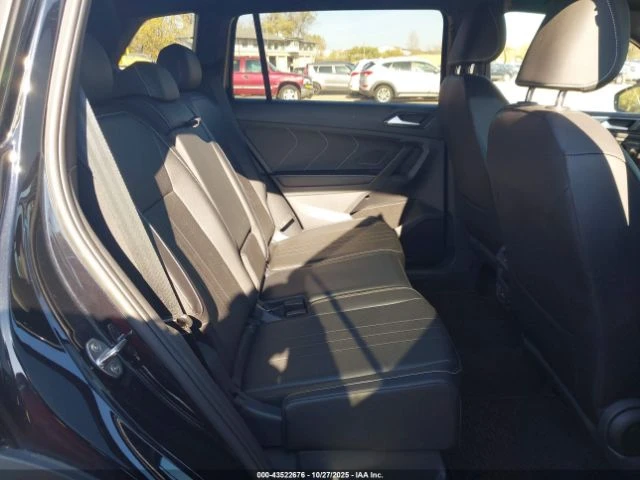 VW Tiguan  SE R-LINE BLACK/АВТОФИНАНСИРАНЕ ОТ 626 ЛВ , снимка 8 - Автомобили и джипове - 53110351