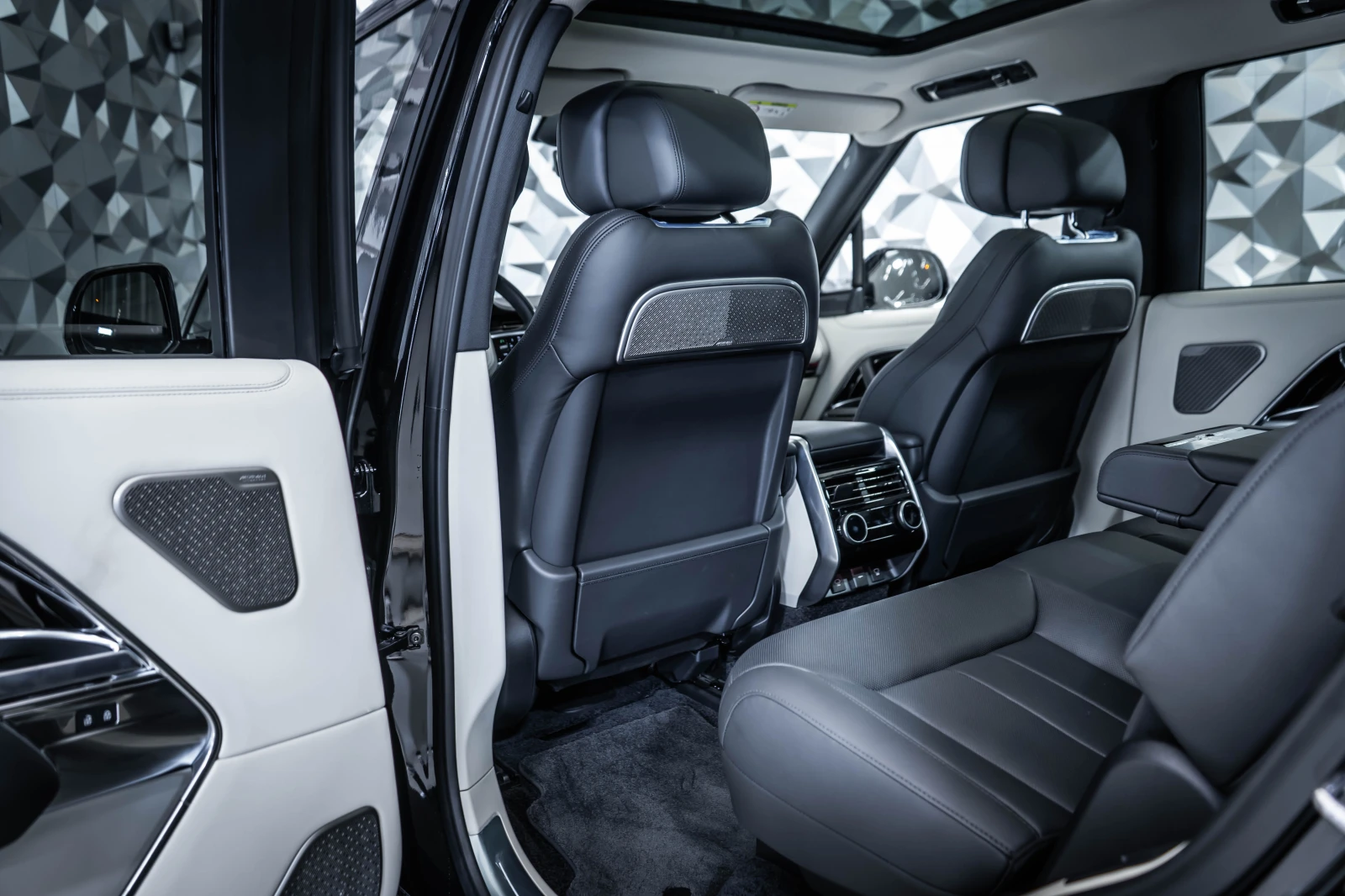 Land Rover Range rover AUTOBIOGRAPHY P530 LWB Pano* Meridinan | Mobile.bg   14