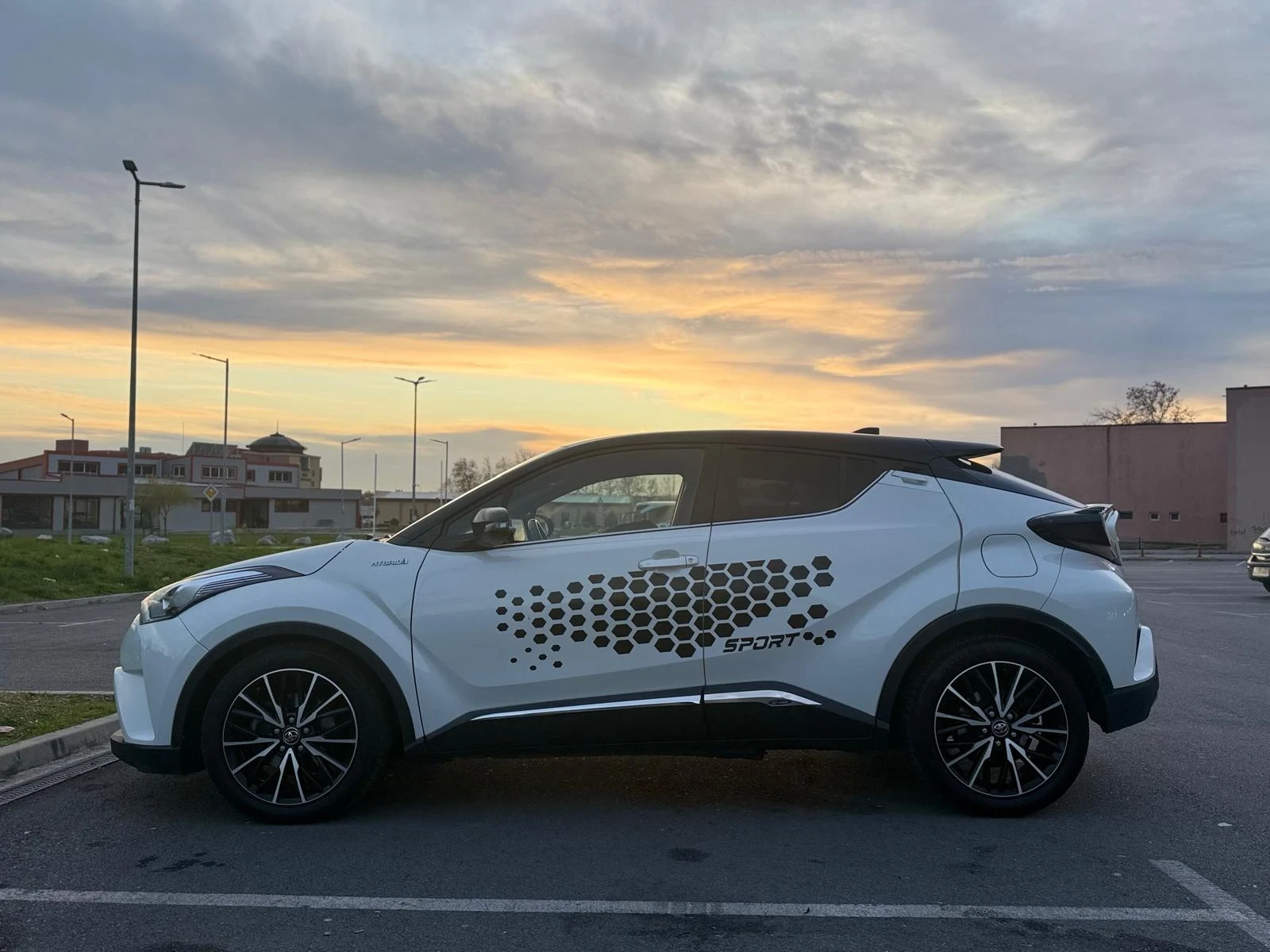 Toyota C-HR HIBRID/BENZIN, LIMITED-EDITION - изображение 6