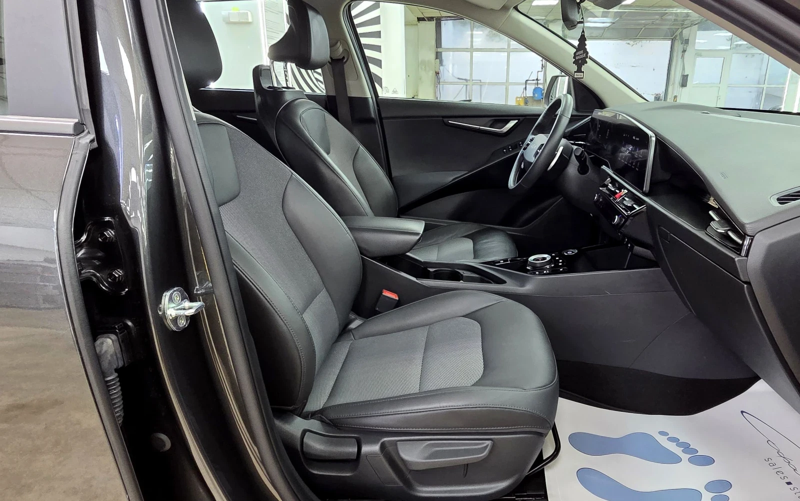 Kia Niro 64, 8KWh/ПЪЛНА СЕРВИЗНА ИСТОРИЯ, снимка 11 - Автомобили и джипове - 53816918