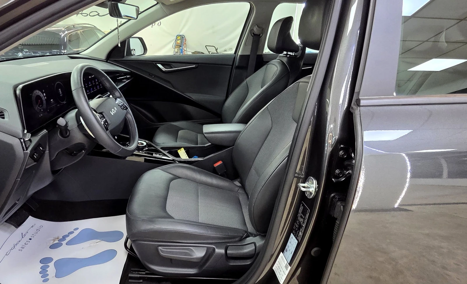 Kia Niro 64, 8KWh/ПЪЛНА СЕРВИЗНА ИСТОРИЯ, снимка 8 - Автомобили и джипове - 53816918