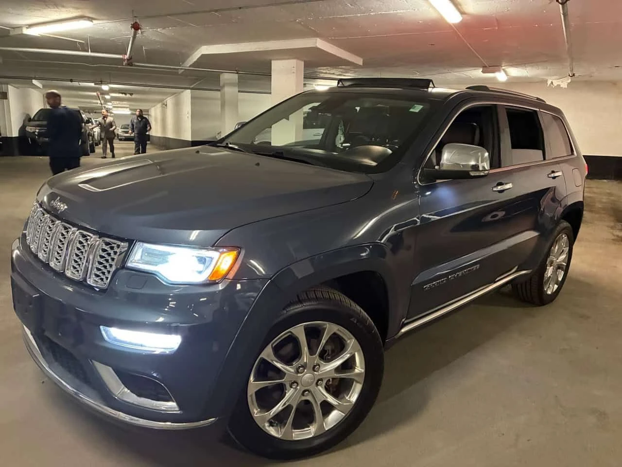 Jeep Grand cherokee Summit/CARFAX/ДИСТРОНИК/ПАНОРАМА, снимка 4 - Автомобили и джипове - 54106123