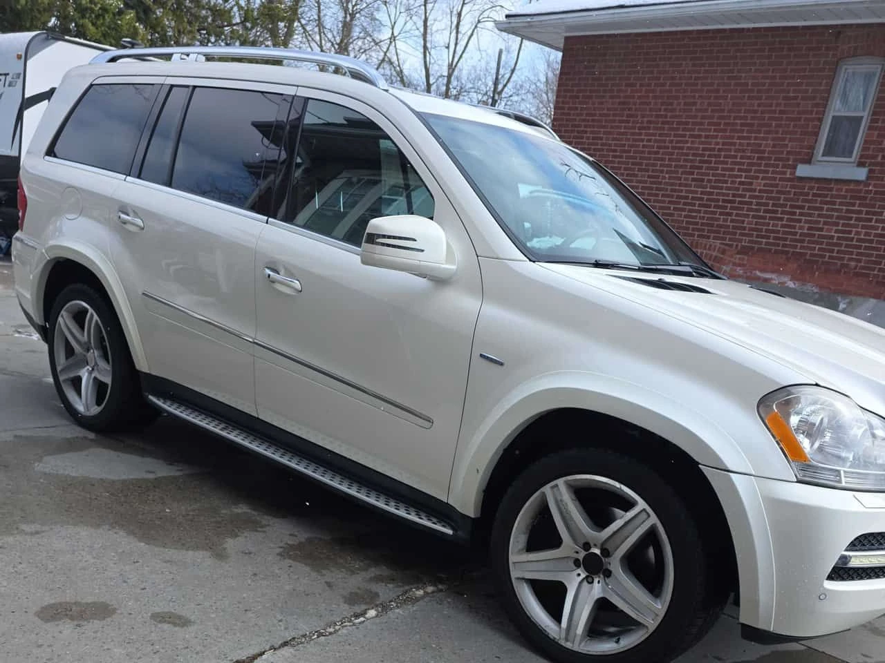 Mercedes-Benz GL 350 BlueTEC  CARFAX, снимка 3 - Автомобили и джипове - 54140600