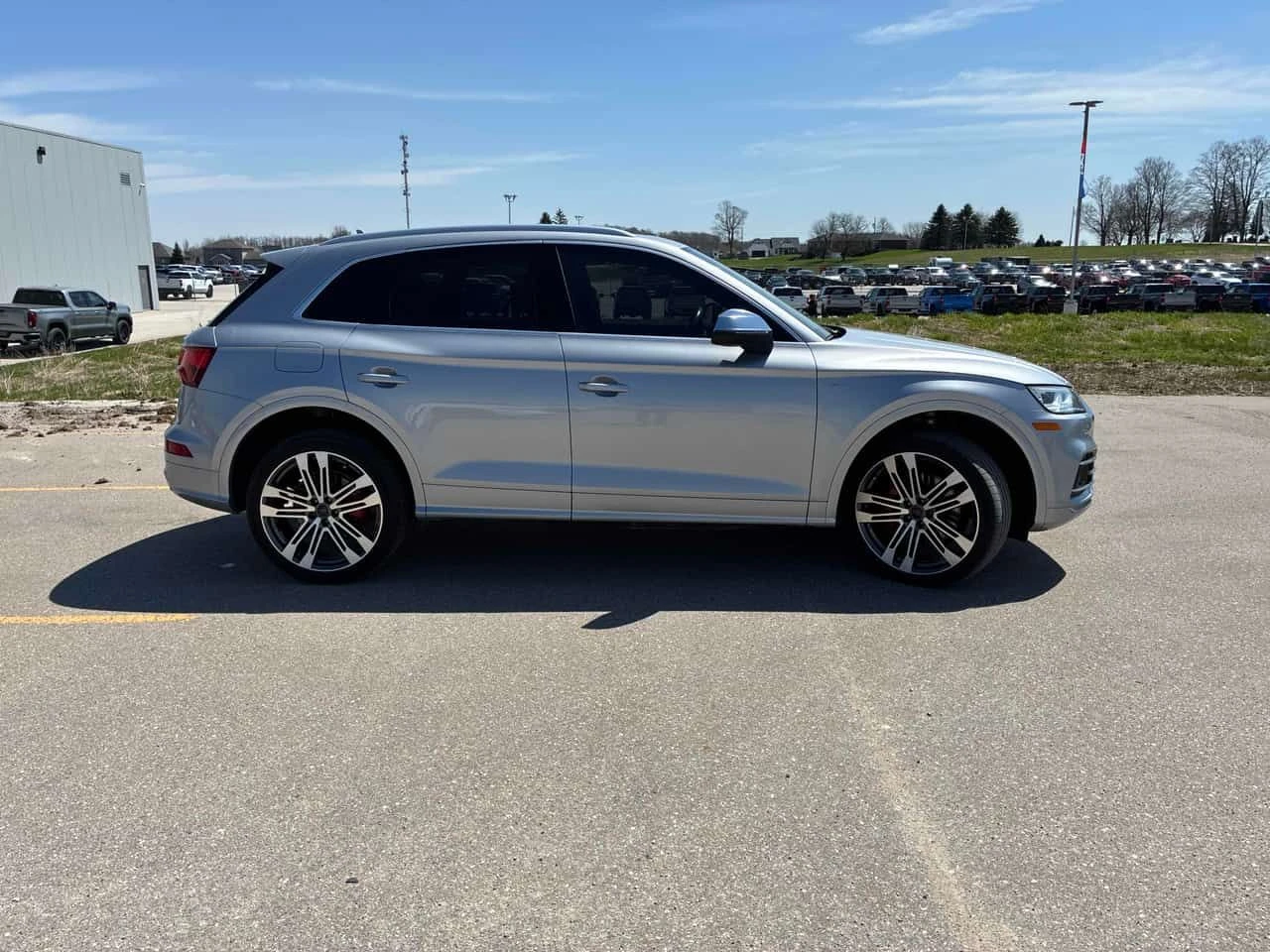 Audi SQ5 Technik/360/DISTRONIC/LED/PANO, снимка 3 - Автомобили и джипове - 54301338