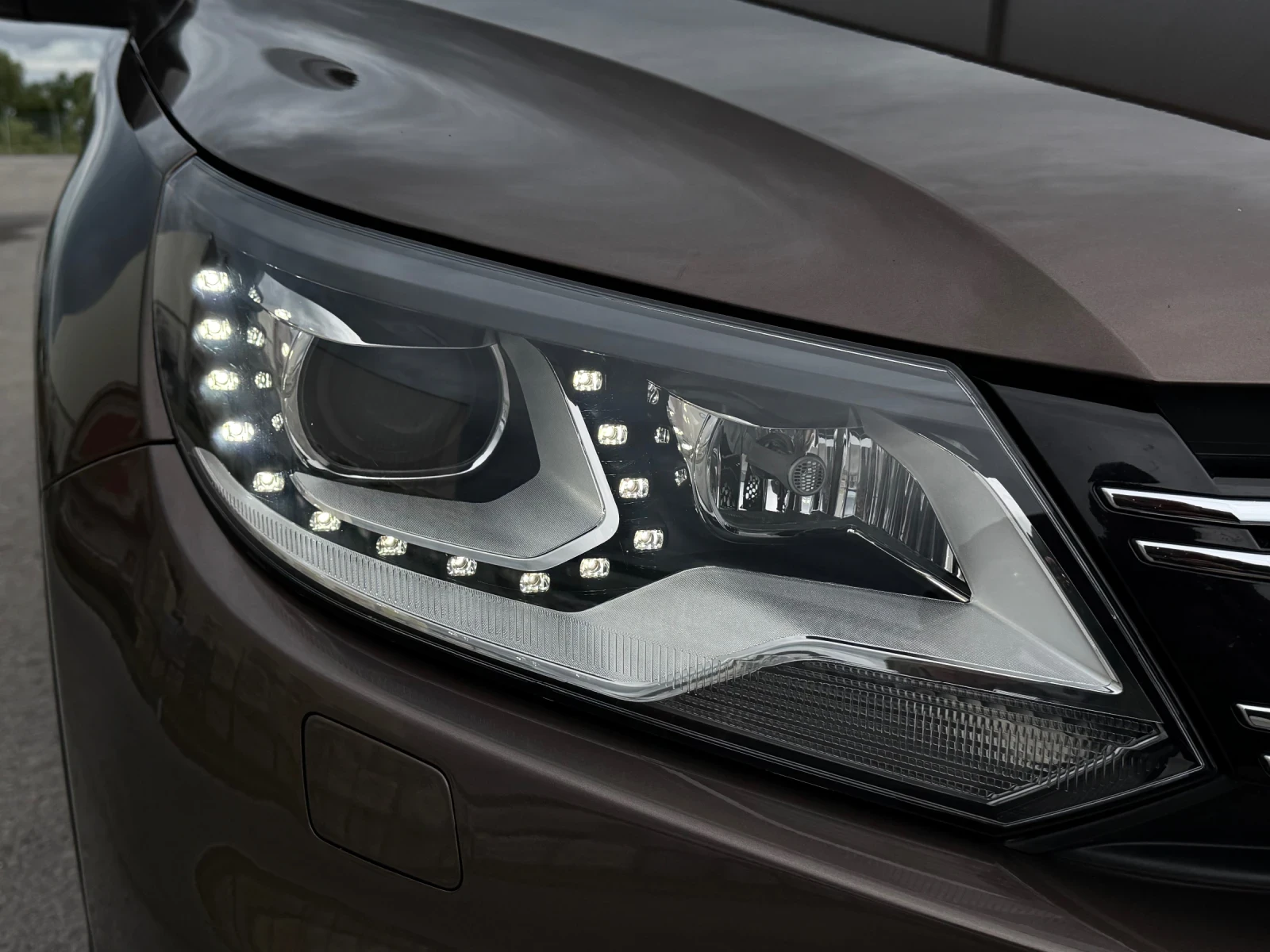 VW Tiguan 2.0 TDI/DSG/FACELIFT/HIGHLINE/4MOTION/LED/FULL, снимка 14 - Автомобили и джипове - 54634721