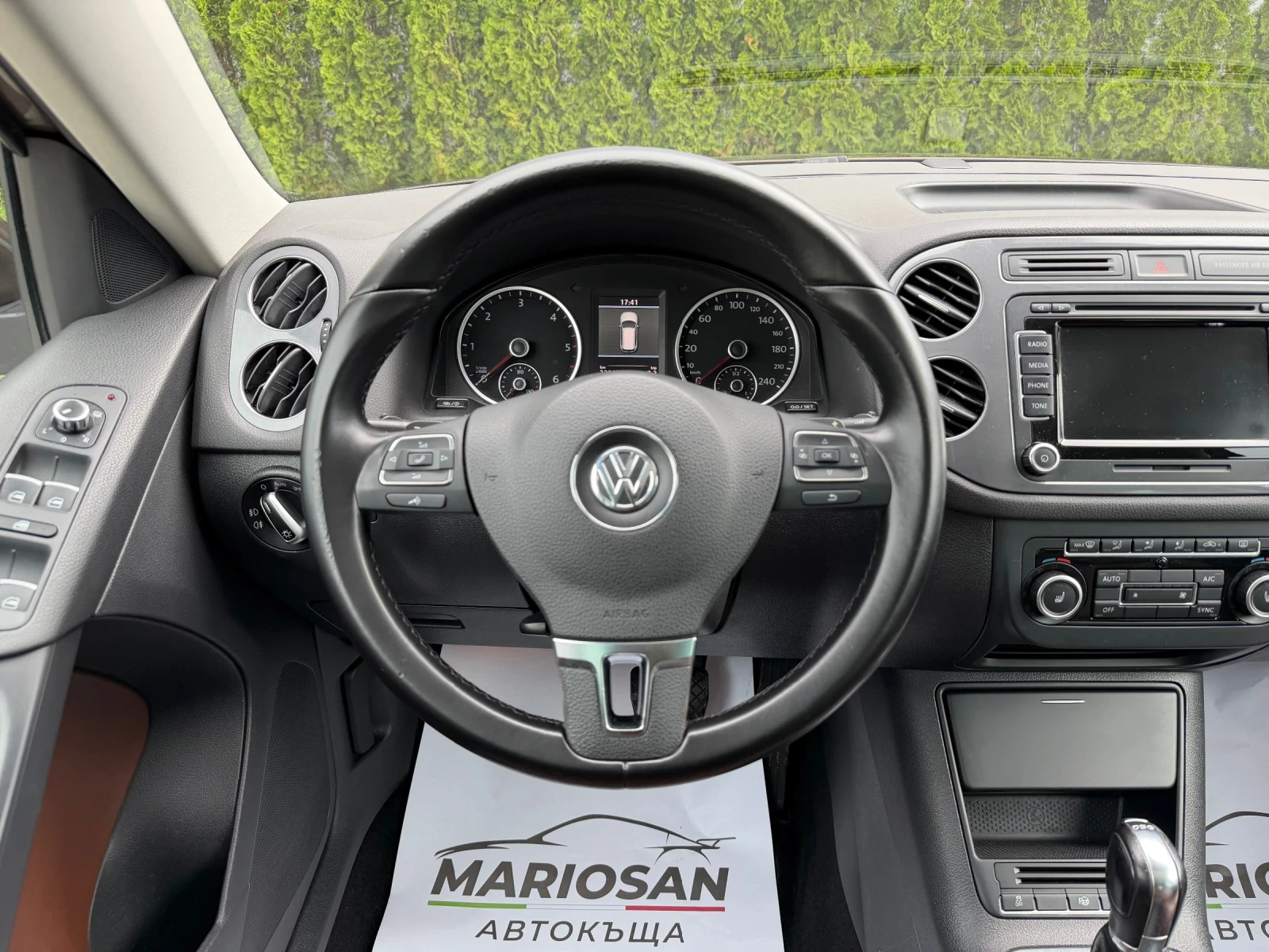 VW Tiguan 2.0 TDI/DSG/FACELIFT/HIGHLINE/4MOTION/LED/FULL, снимка 10 - Автомобили и джипове - 54634721