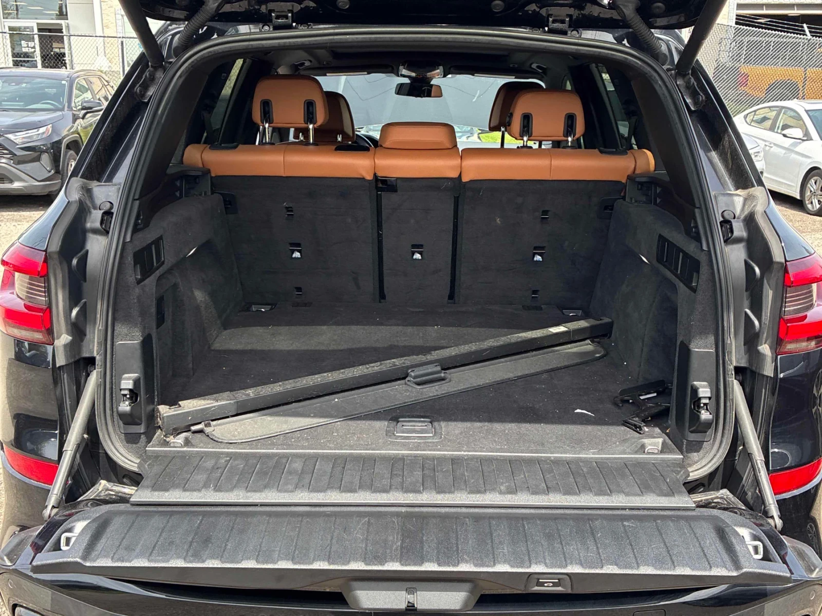 BMW X5 xDrive40i * ПОДГРЕВ * ПАНОРАМА * 2 КЛЮЧА * CARFAX, снимка 14 - Автомобили и джипове - 54656418