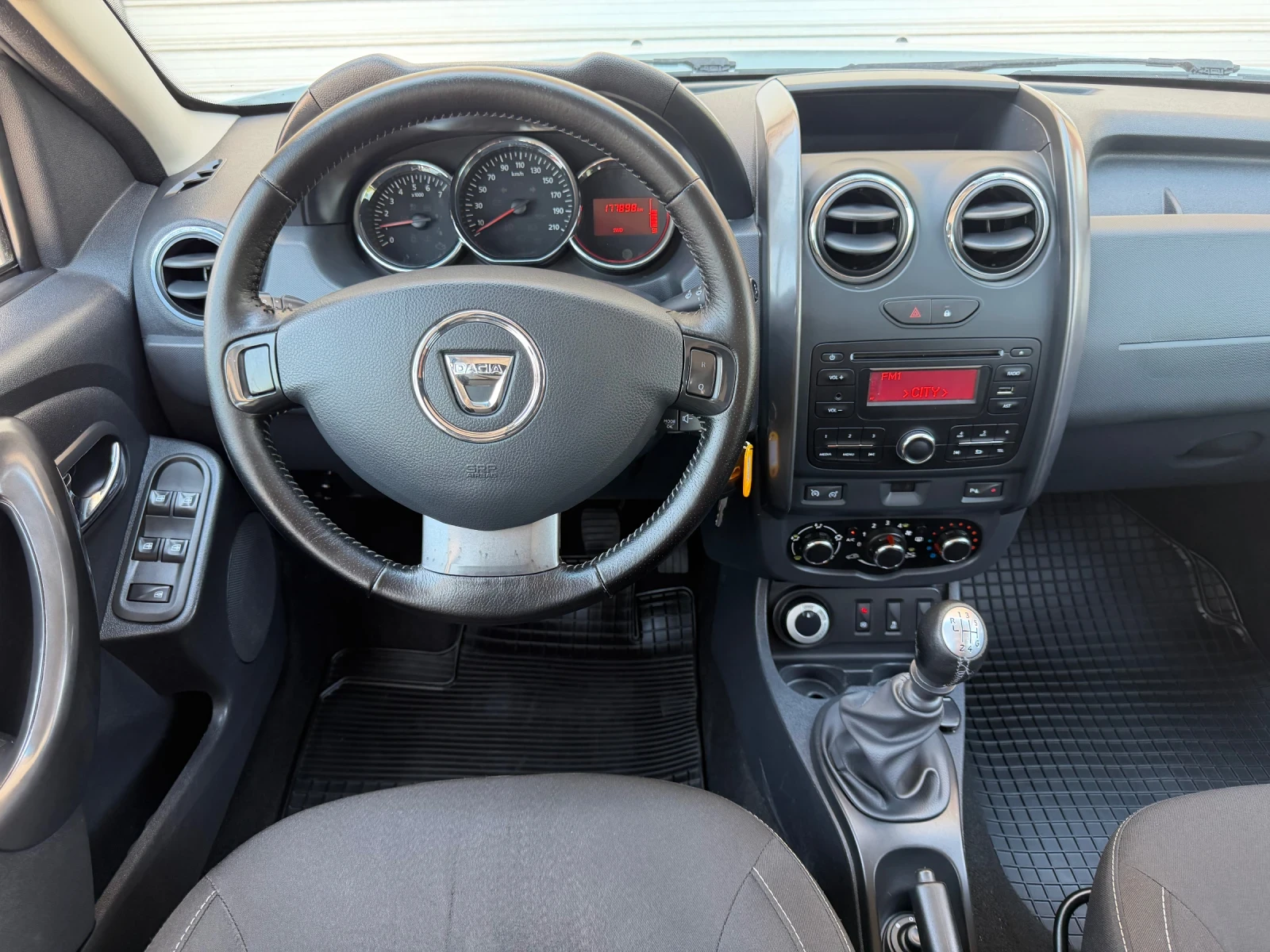 Dacia Duster 1.5DCi 109к.с. 4х4 ЕВРО6 ГЕРМАНИЯ, снимка 11 - Автомобили и джипове - 54828871