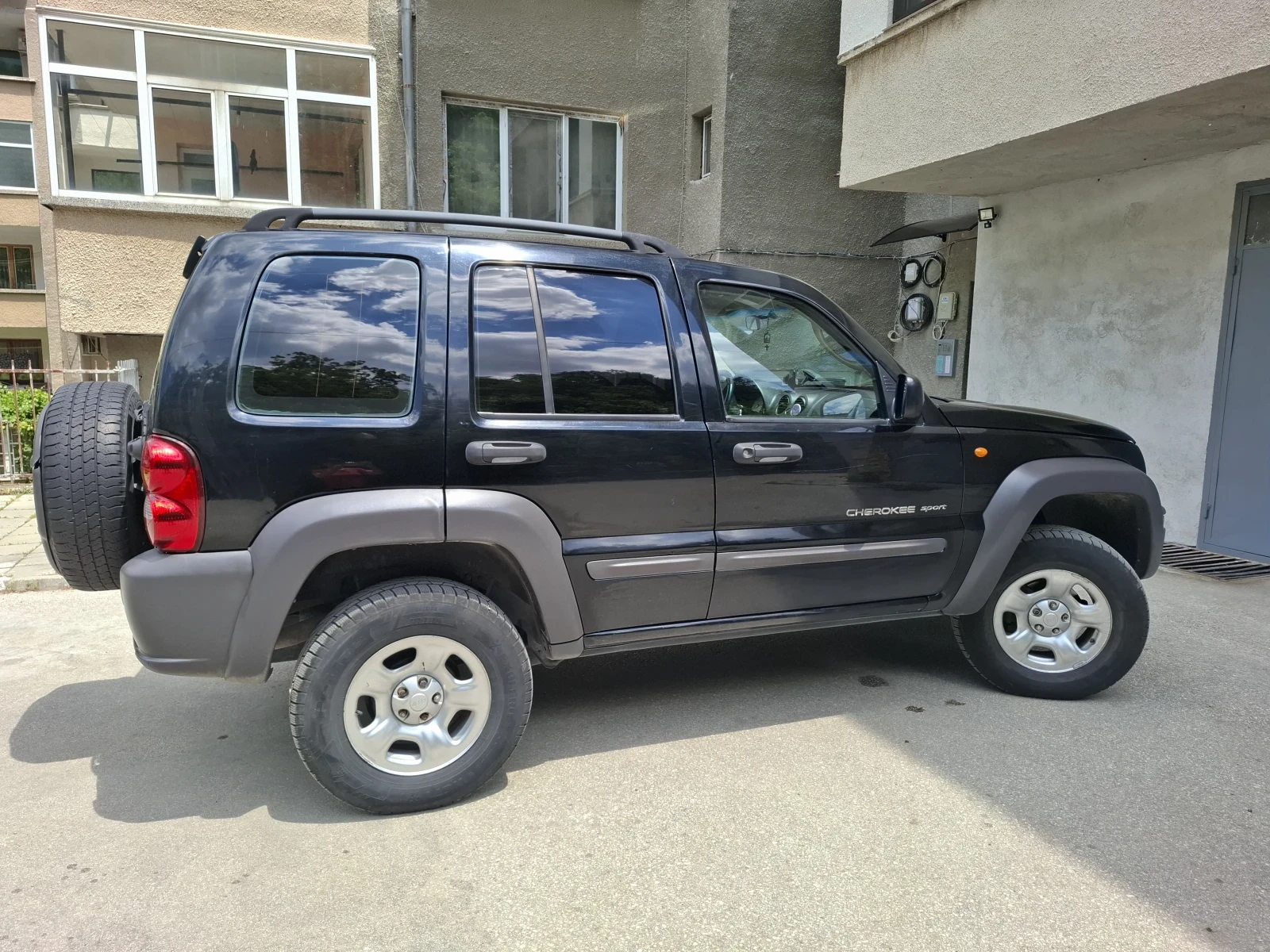Jeep Cherokee, снимка 7 - Автомобили и джипове - 54961332