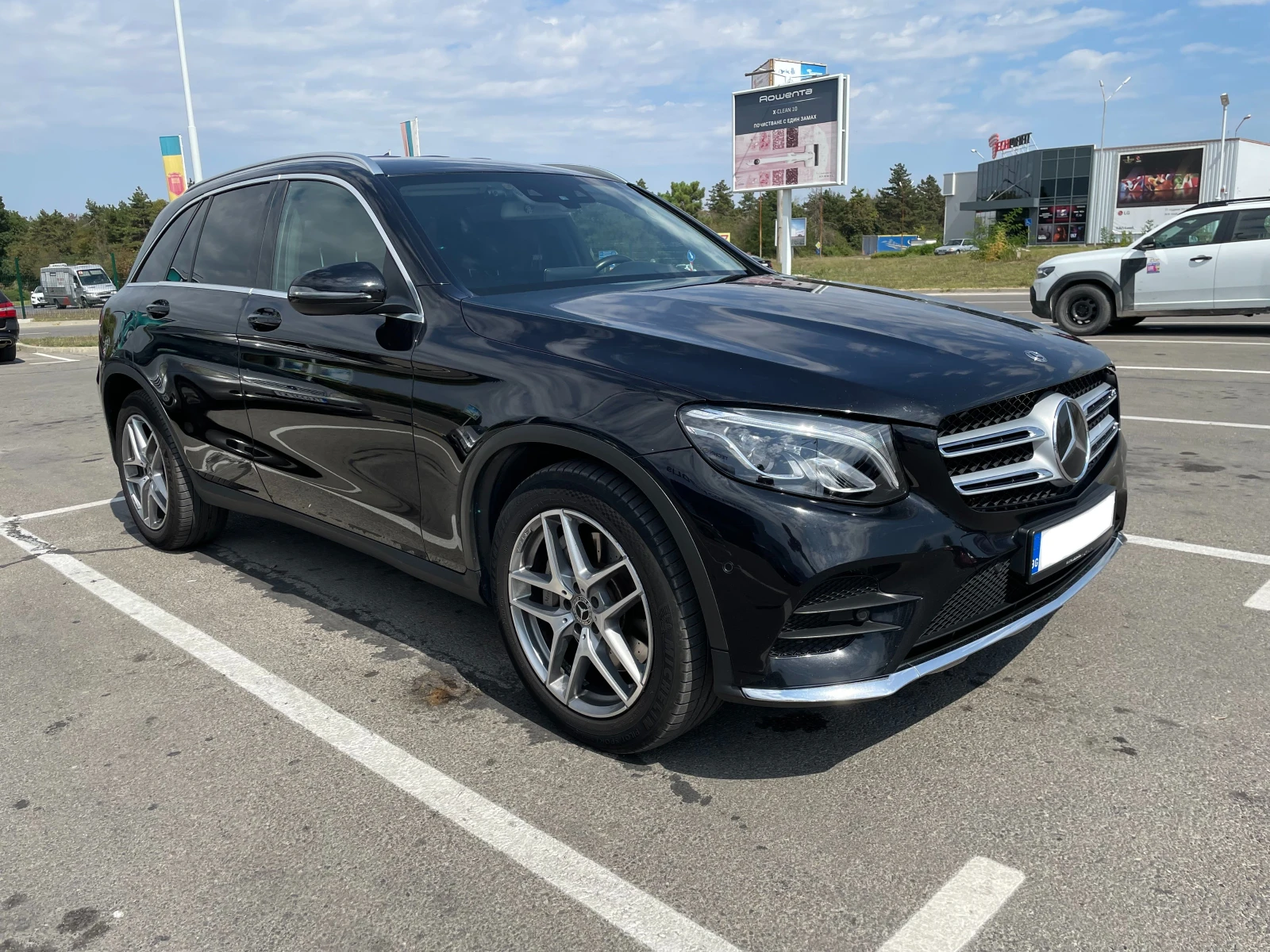 Mercedes-Benz GLC 350 Full Assist+ AMG Line+ Carplay, снимка 3 - Автомобили и джипове - 56002380