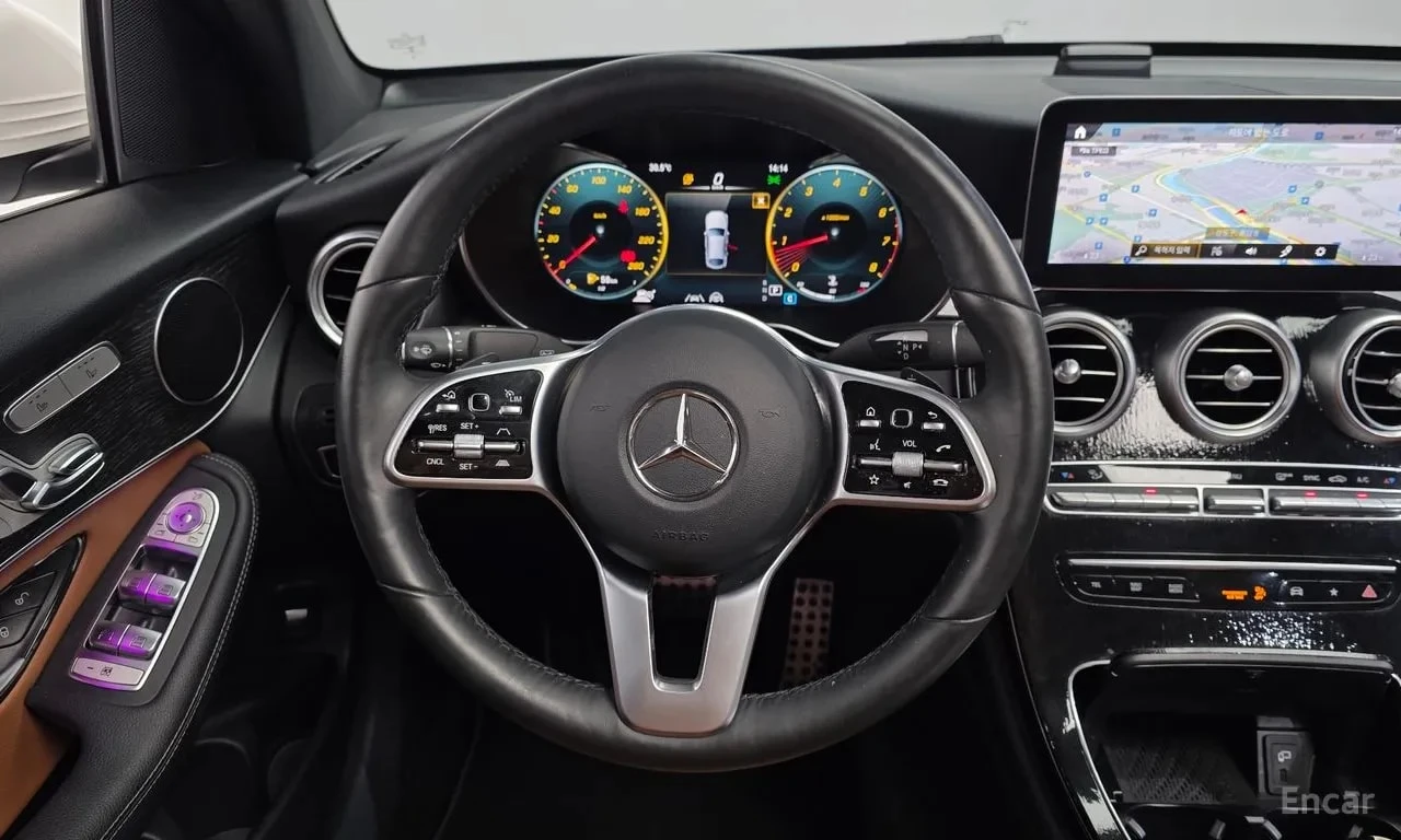 Mercedes-Benz GLC 300 Coupe / Distronic / Обдухване /Head up/ Автокредит, снимка 13 - Автомобили и джипове - 55982949