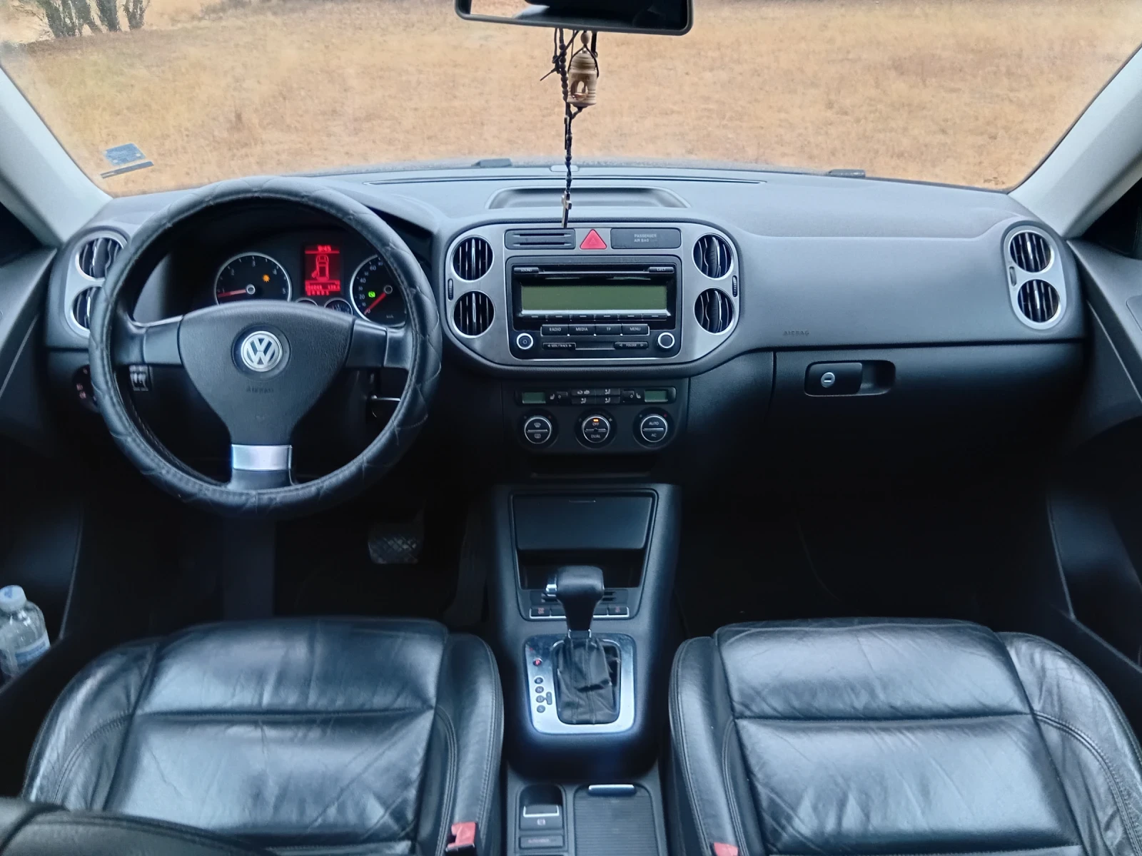 VW Tiguan 2.0 TDI , снимка 11 - Автомобили и джипове - 56740035