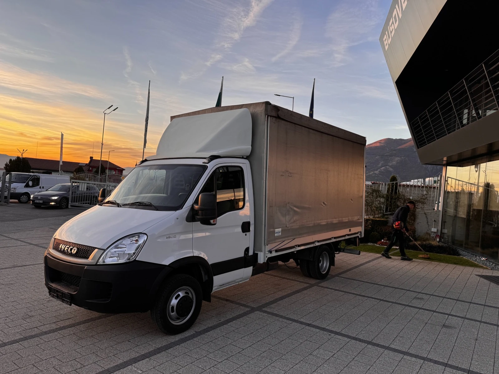 Iveco Daily 35C15 до 3, 5т. 4, 20м. 2 щори Клима  - изображение 2