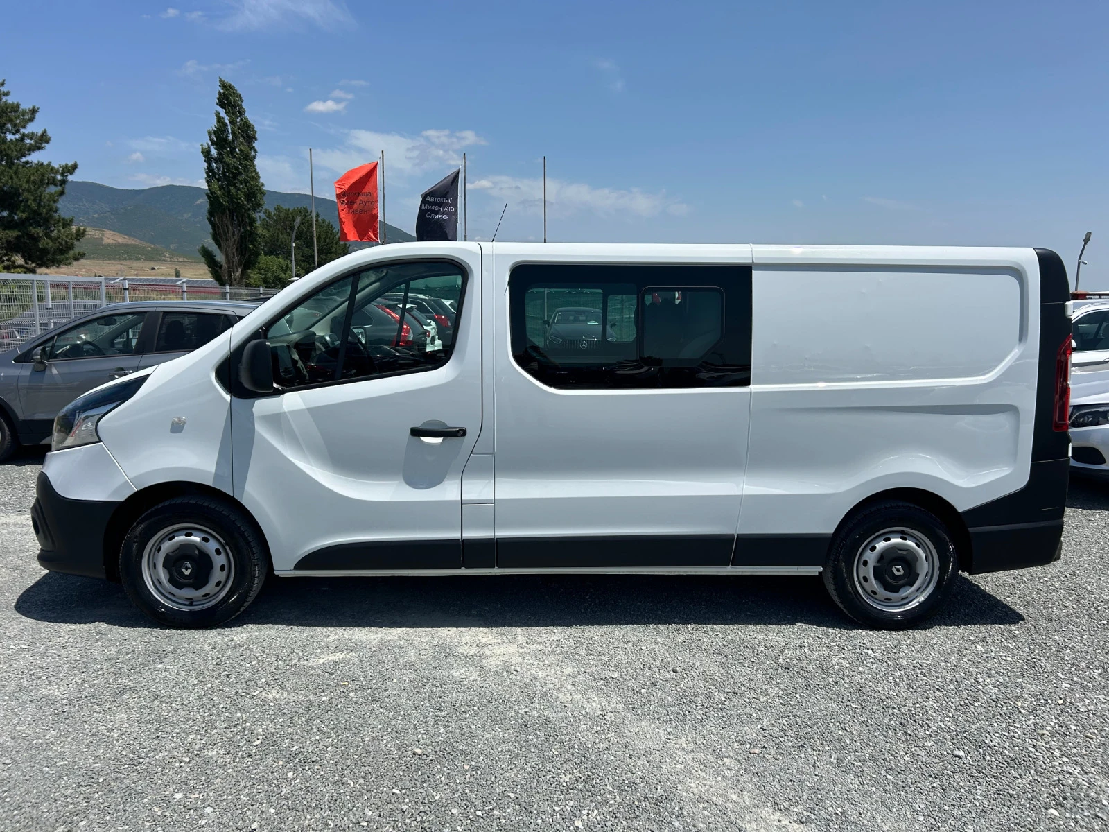 Renault Trafic (KATO НОВА) - изображение 10