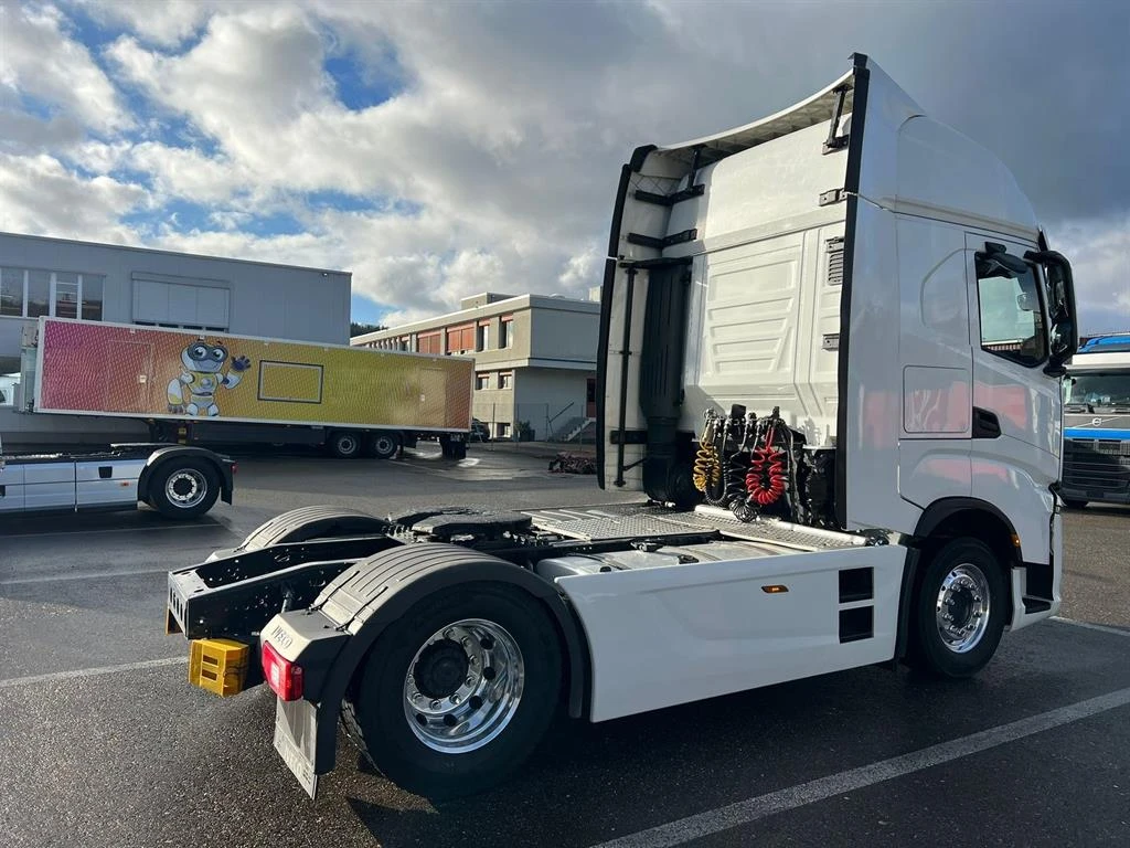 Iveco S-Way 440S51T Ретардер, гуми 90% - изображение 4