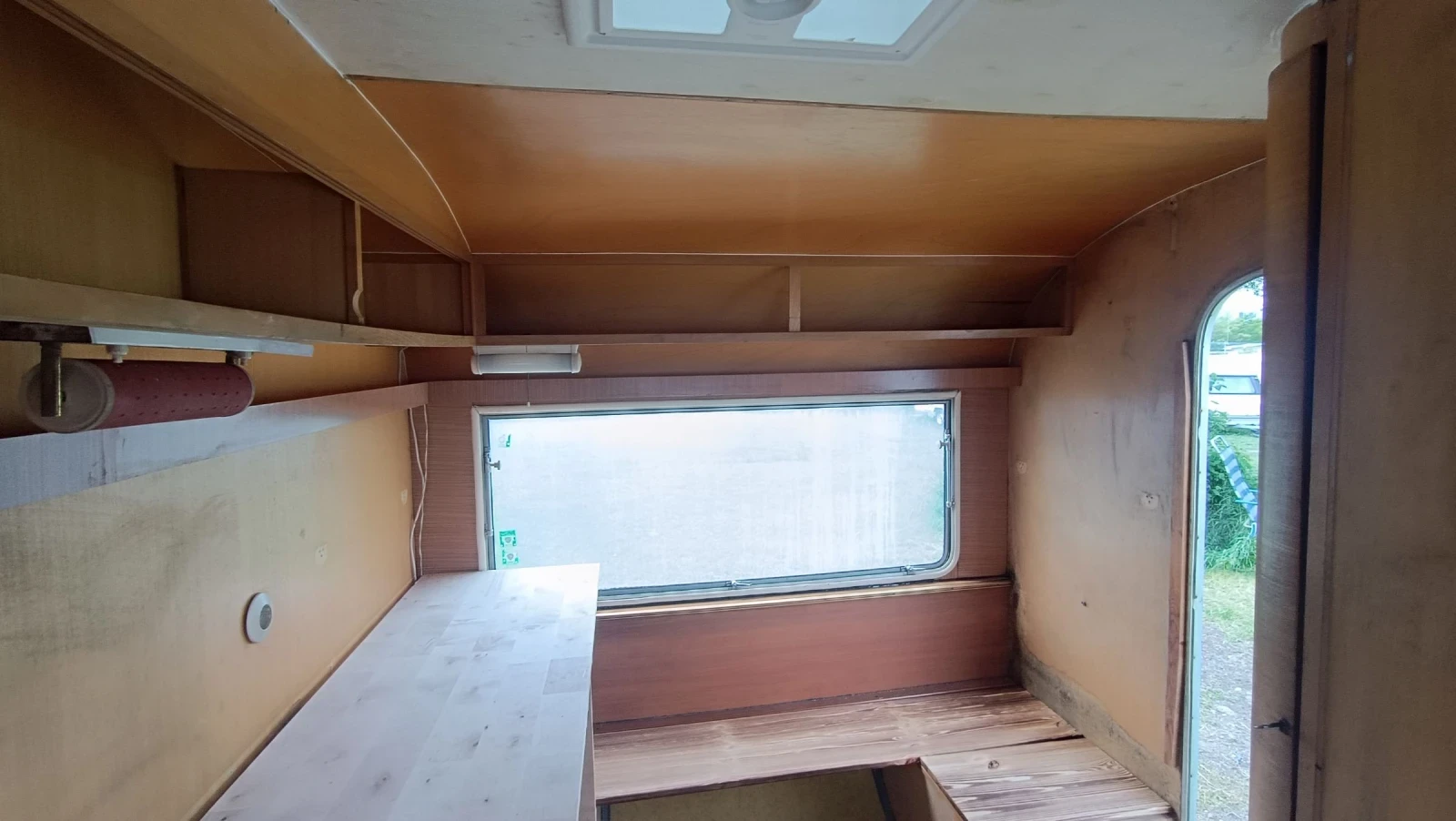 Каравана Knaus 380 750kg Търговска проект, снимка 12 - Каравани и кемпери - 54592459