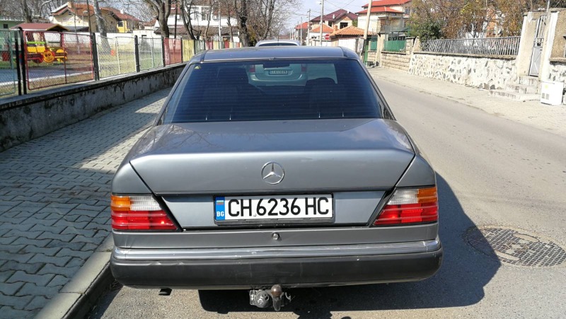 Mercedes-Benz E 200 W124, снимка 11 - Автомобили и джипове - 44406273
