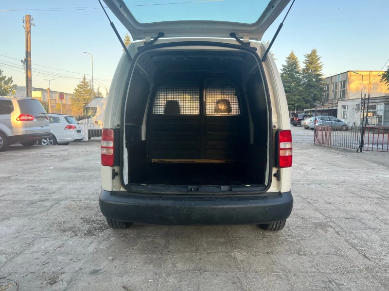 VW Caddy 1.6TDI 102kc.Климатик, снимка 6 - Автомобили и джипове - 50911189