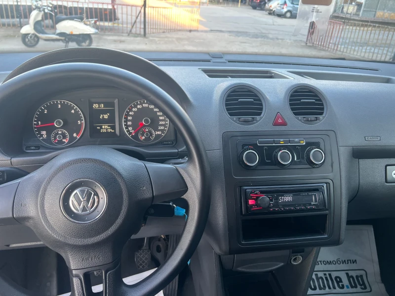 VW Caddy 1.6TDI 102kc.Климатик, снимка 8 - Автомобили и джипове - 50911189