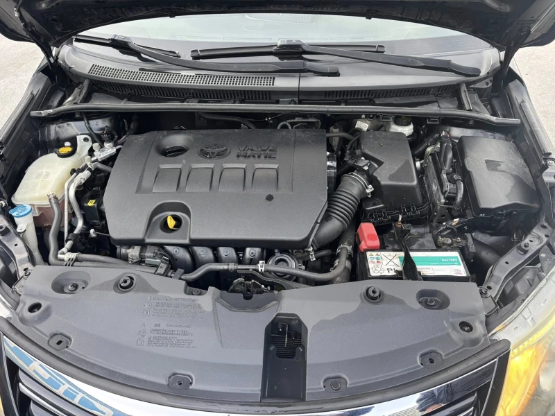 Toyota Avensis 1.8i Executive EURO5 АЛКАНТАРА, снимка 10 - Автомобили и джипове - 52631992