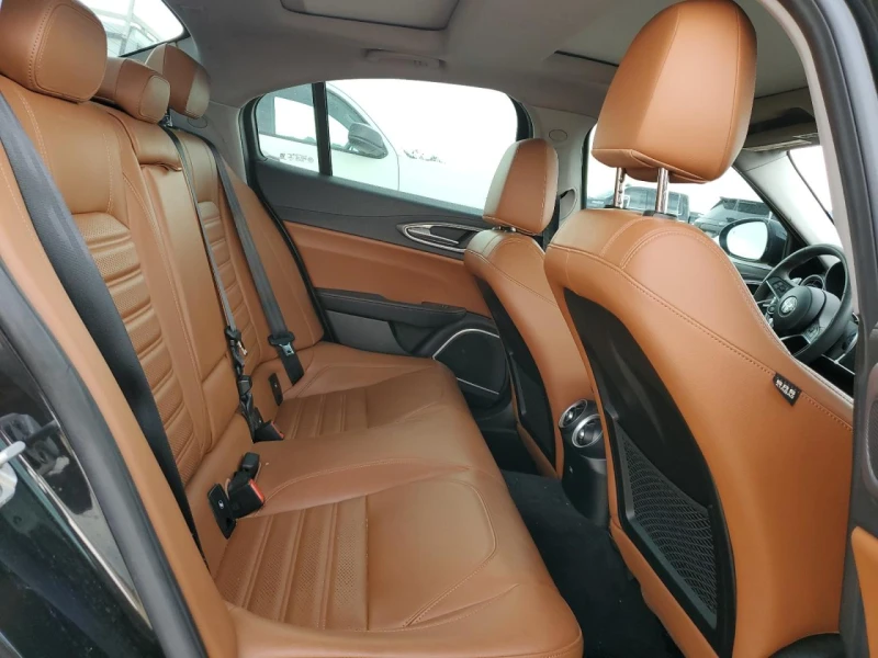 Alfa Romeo Giulia 2018 ALFA ROMEO GIULIA TI Q4, снимка 10 - Автомобили и джипове - 53328982
