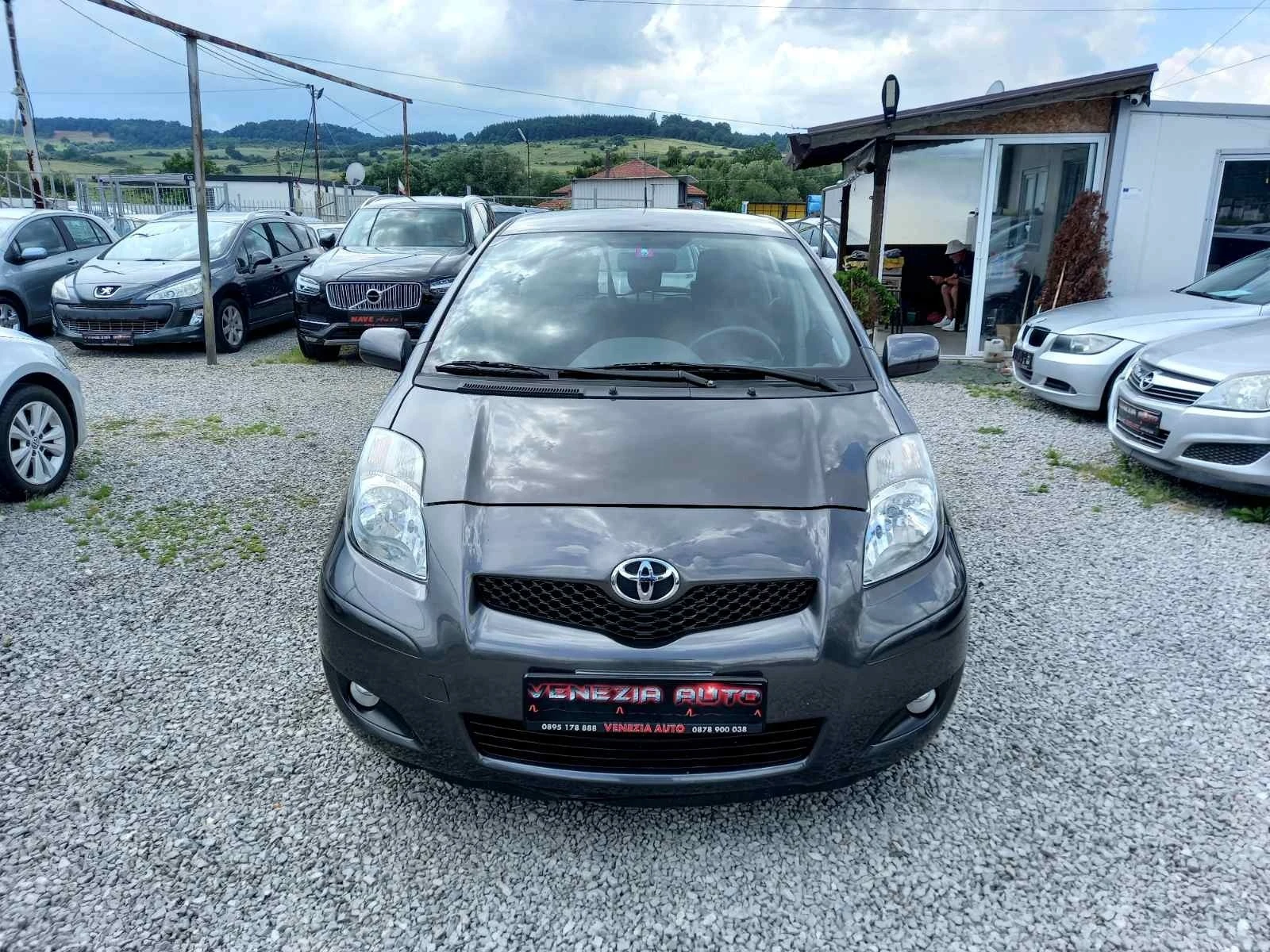 Toyota Yaris  - изображение 2