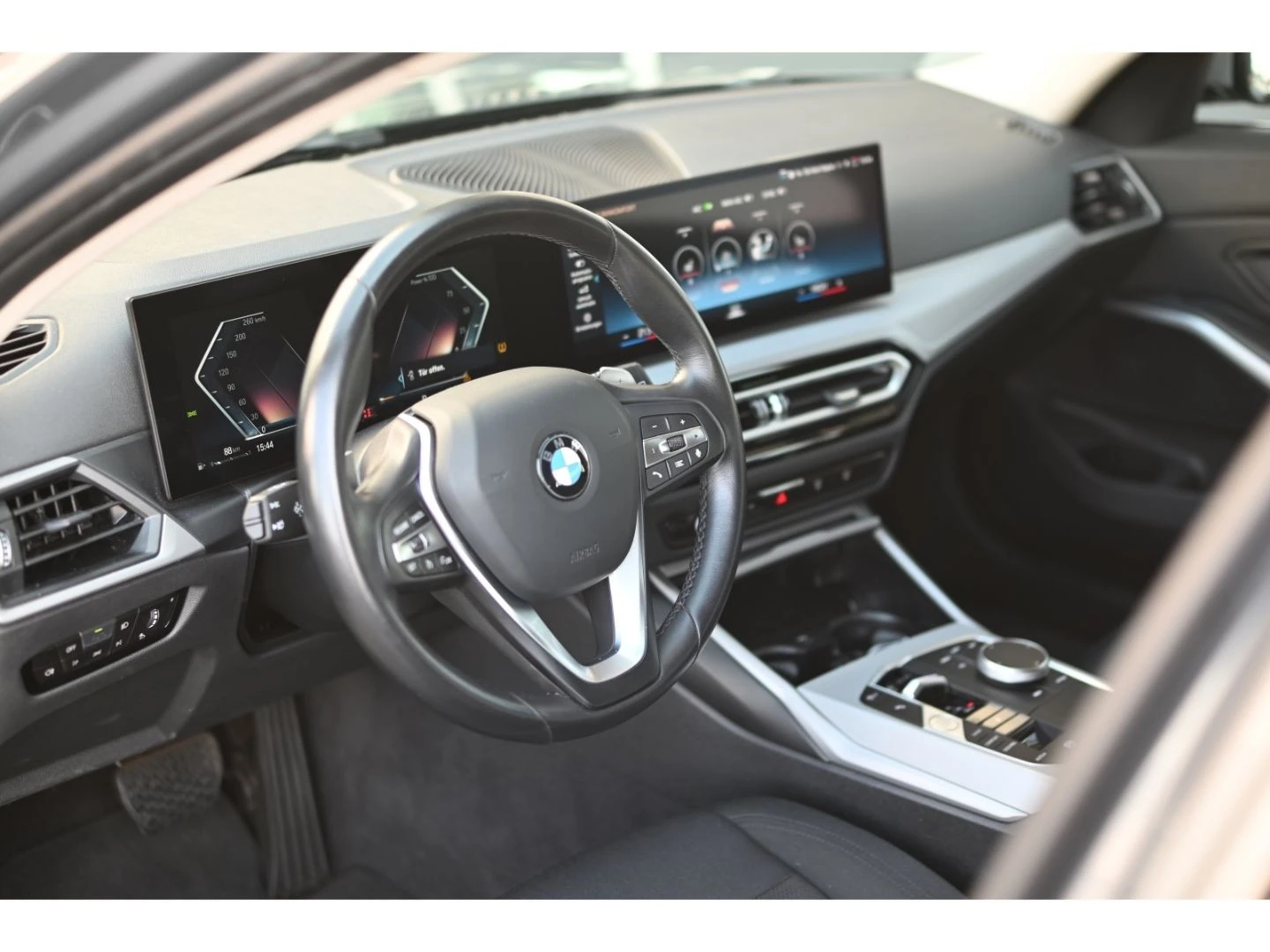 BMW 318 d Touring - изображение 9