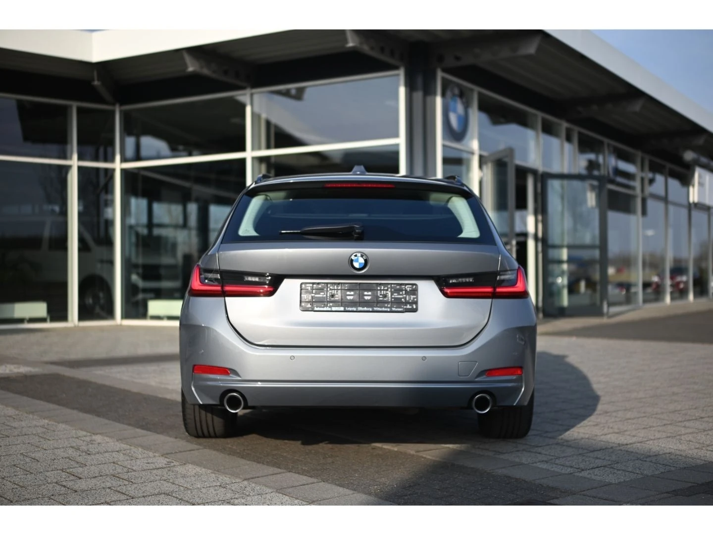 BMW 318 d Touring - изображение 7