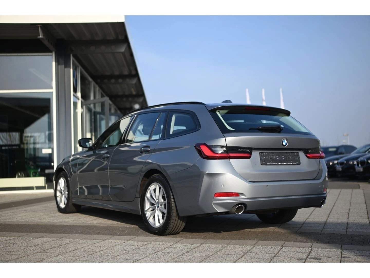 BMW 318 d Touring - изображение 6