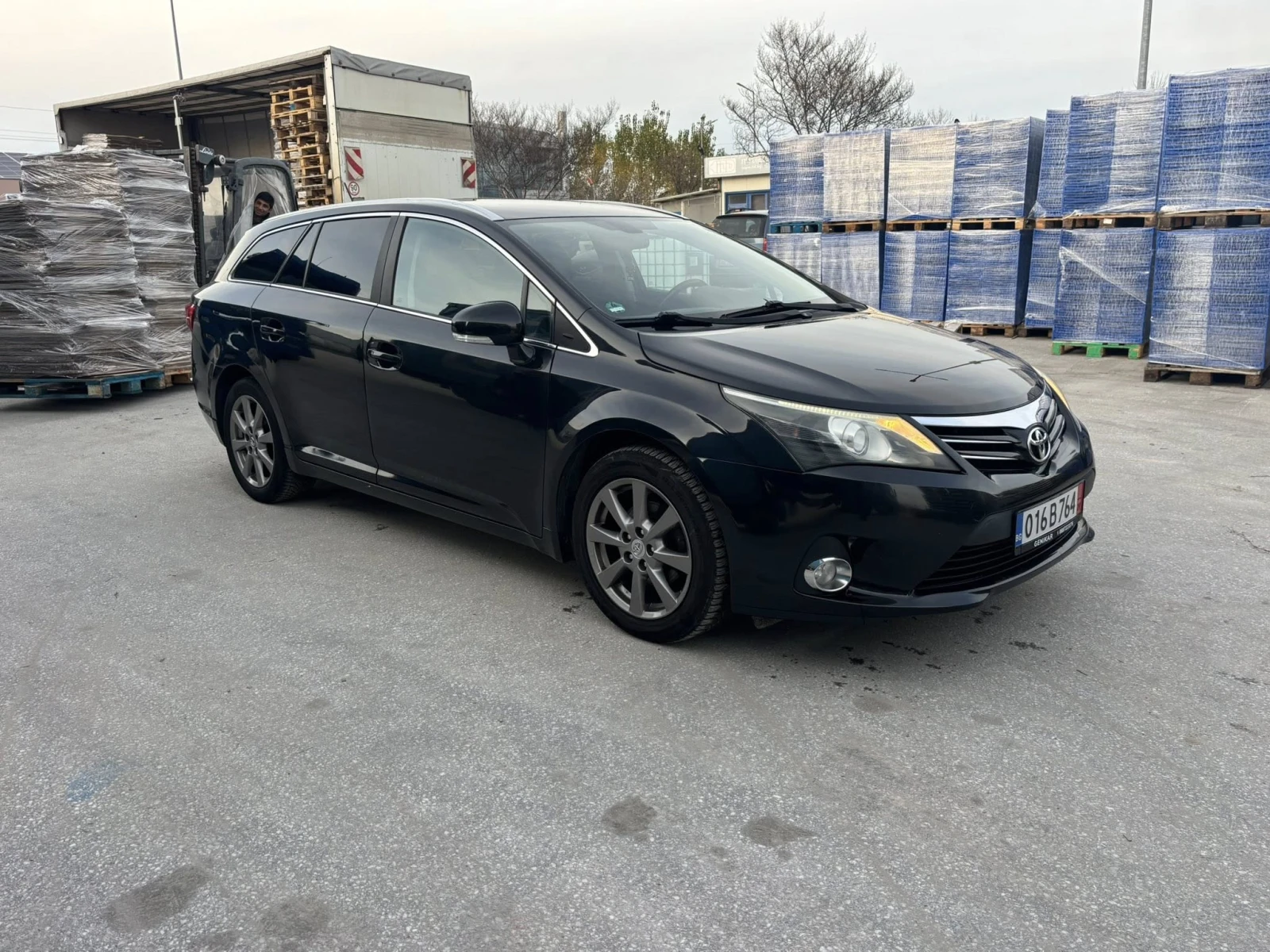 Toyota Avensis 1.8i Executive EURO5 АЛКАНТАРА - изображение 2