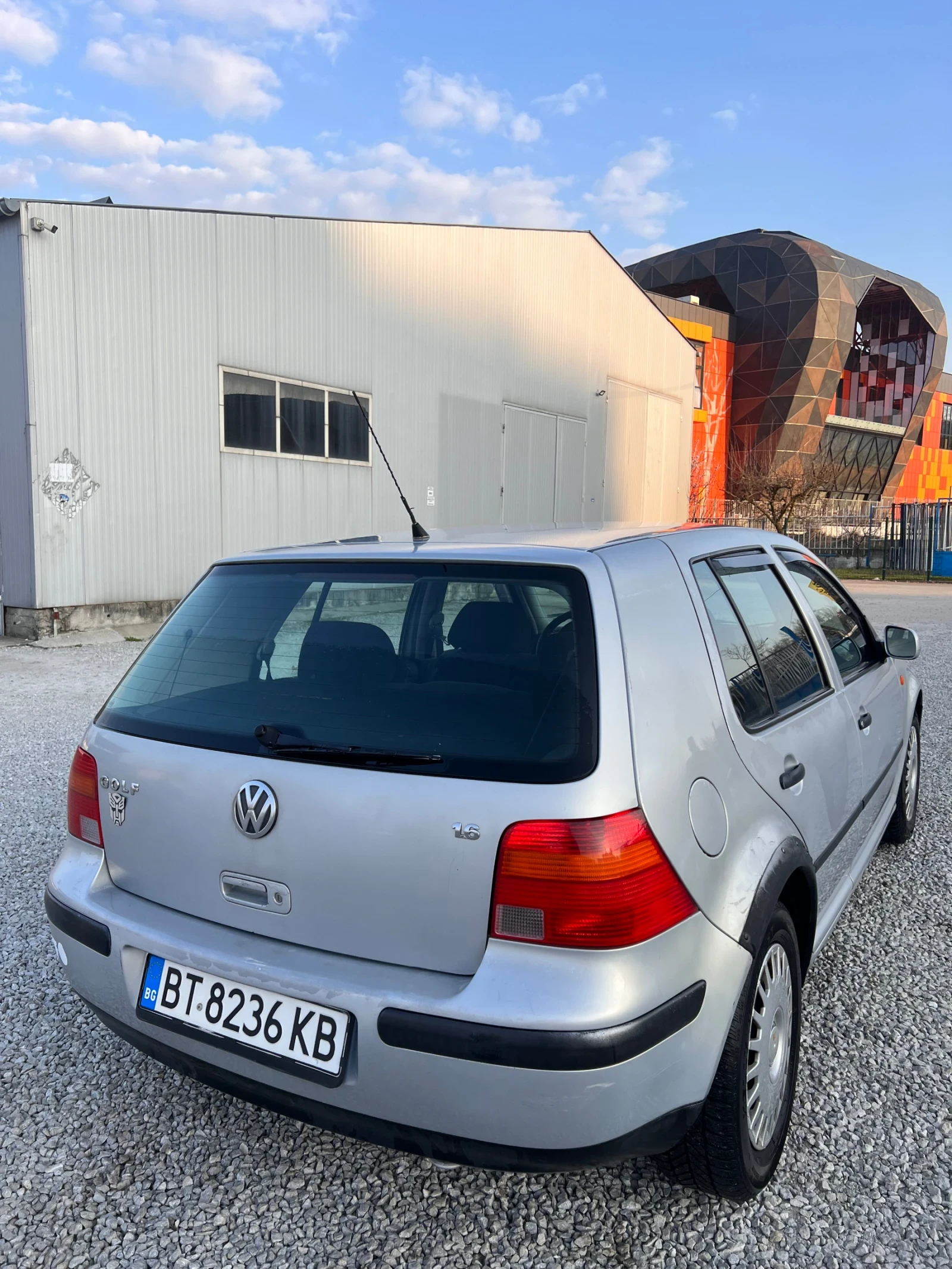 VW Golf 4 1.6i , снимка 6 - Автомобили и джипове - 53851196